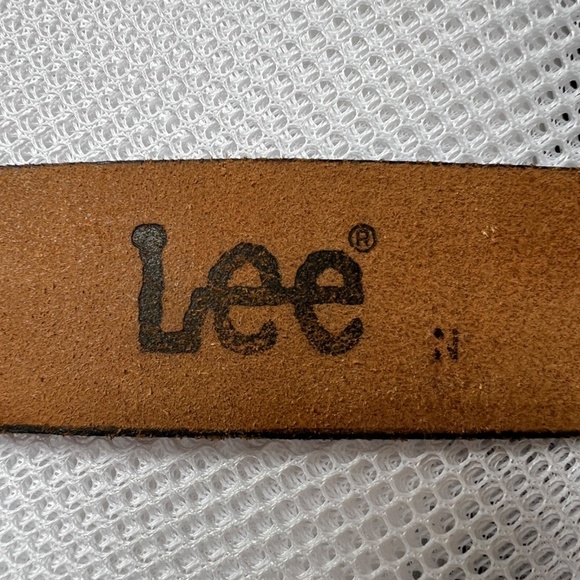 Vintage LEE Leather Belt Mushroom Butterfly Embossed Canada Brass Buckle Size 30 - Picture 9 of 9